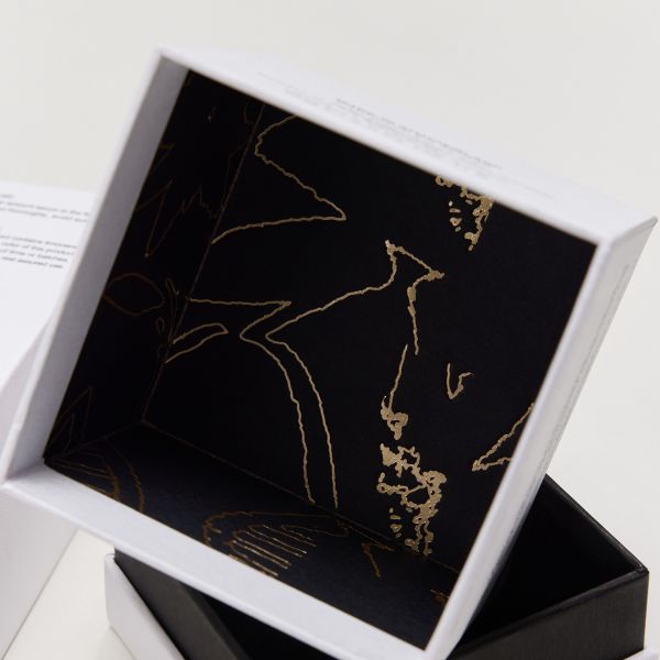 Foldable Cosmetic Packaging Box Rigid Gift Packaging Box With Ribbon Closure