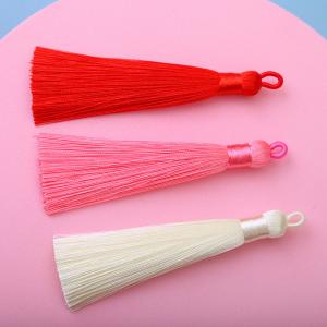 China Antistatic Brush Dyed Color 8cm Silk Tassel Fringe Key Chain for Party Bag Decoration on sale