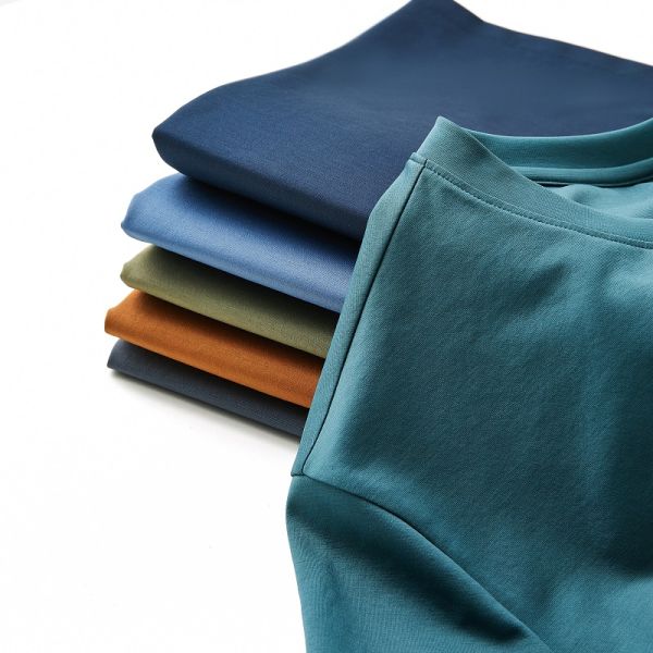 Men's Blank Solid Colour T-Shirt with Custom Logo Print in 100% Cotton Knitted Fabric