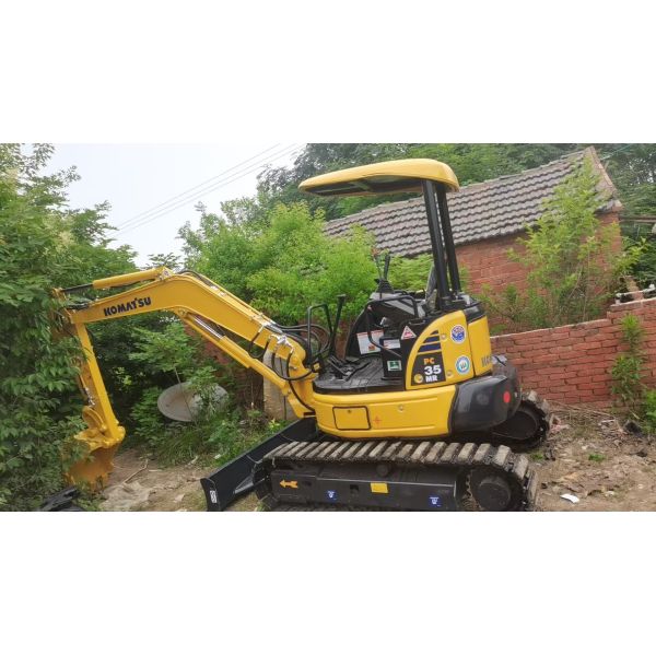 Original Second-hand Track Type Komatsu 30 Excavator Produced In Japan