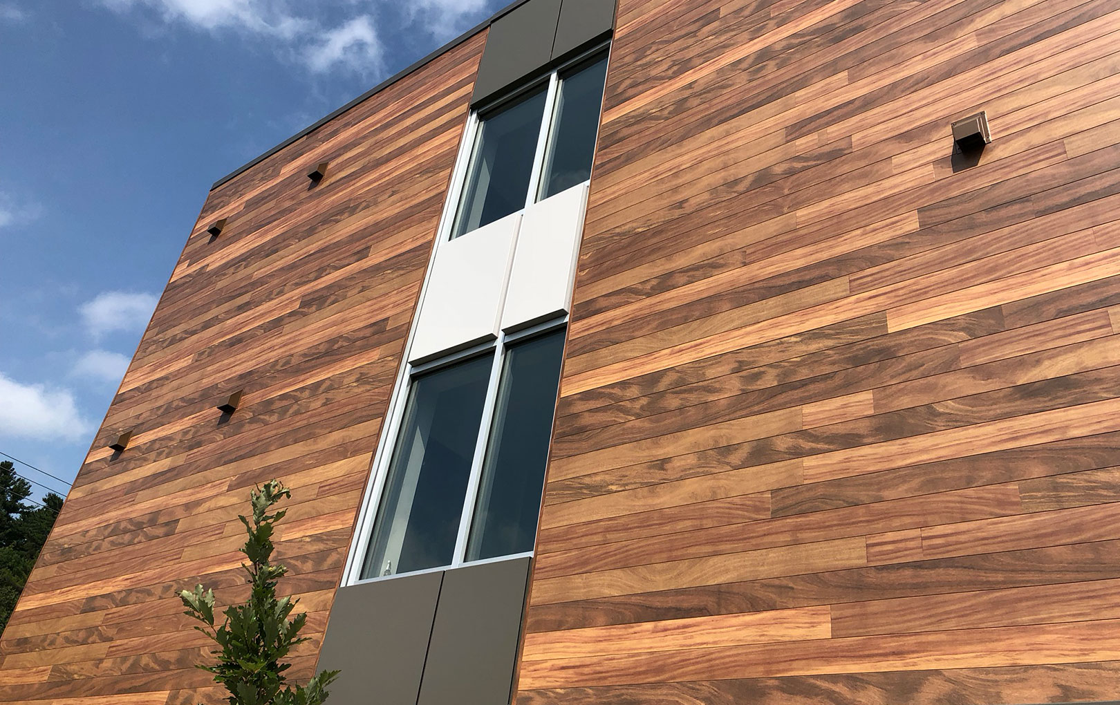 2.00MM Wood Grain Aluminum Veneer Curtain Wall Cladding Facade Decoration For Building Exterior Decoration