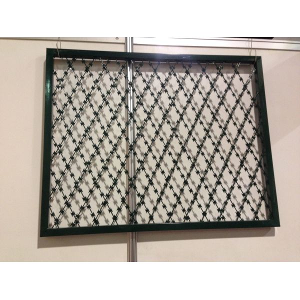 Razor Barbed Wire Hot-dip Rust-proof Barbed Wire Steel Wire Mesh Wall razor Barbed Wire