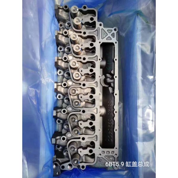 PC200-6 PC200-7 Komatsu Cylinder Head