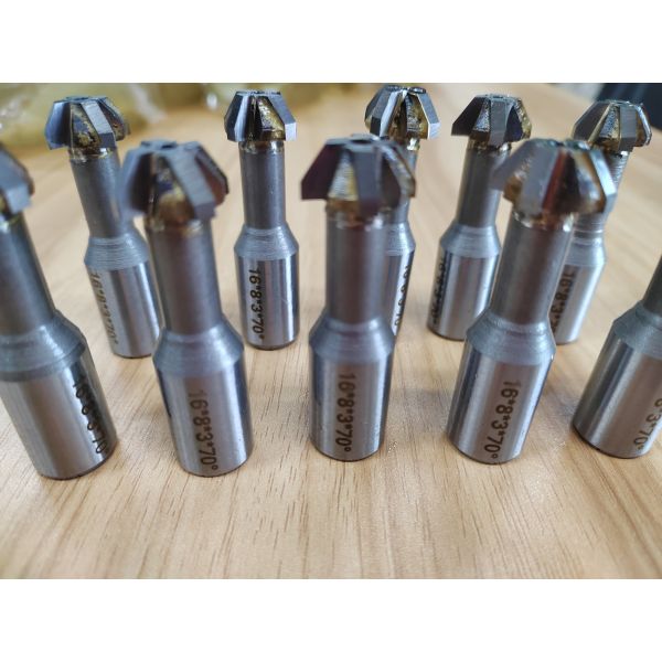 Customized CNC Solid Carbide End Mills With Polished Surface Finish
