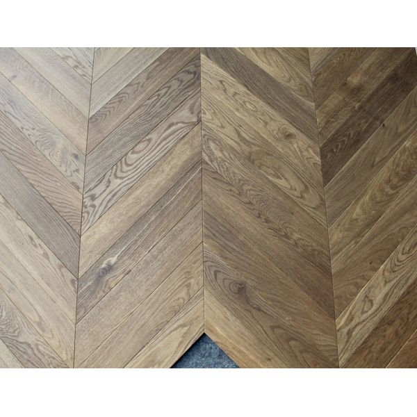 Dark Smoked E0 Formaldehyde Emission Chevron Parquet Flooring with 25 Years Residential Warranty