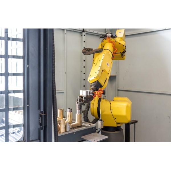 Compact Polishing Robotic Cell For Grinding Faucet Bodies