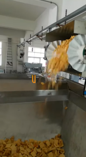 Fully Automatic 2.5m³/H 1.0L Banana Chips Packing Machine With Touch Screen